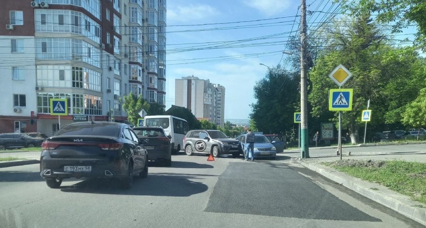 Утреннее ДТП на Куйбышева в Пензе стало причиной пробки