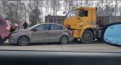 В Пензе грузовик устроил массовое ДТП, протаранив легковушку