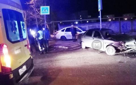 В Пензе в жестком столкновении сошлись две машины