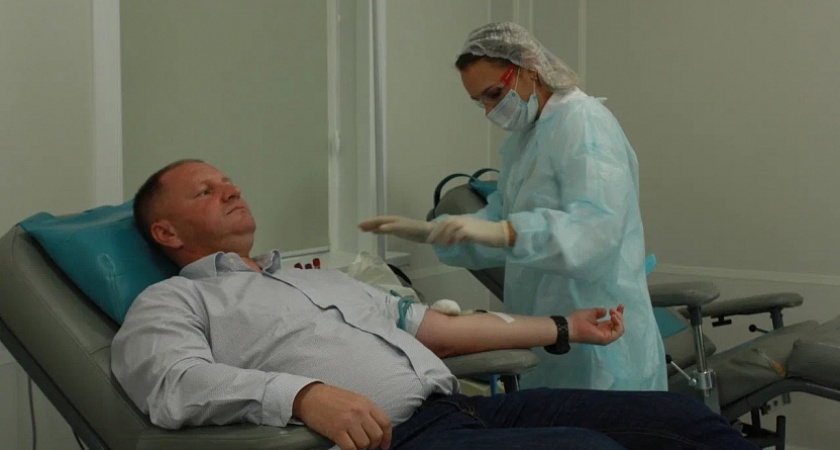 Иван Николаев стал участником акции по сдаче крови