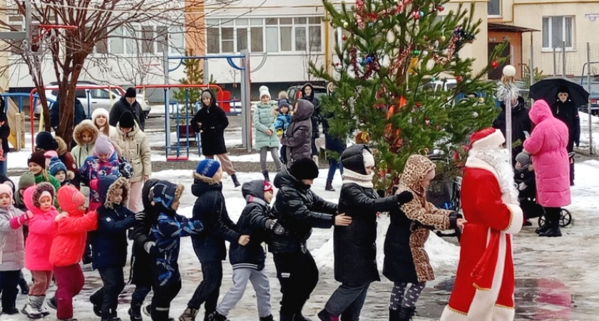 Во дворах Пензы для детей были проведены новогодние мероприятия