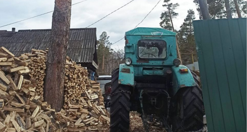 В Золотаревке погиб 58-летний мужчина из-за движения трактора без водителя