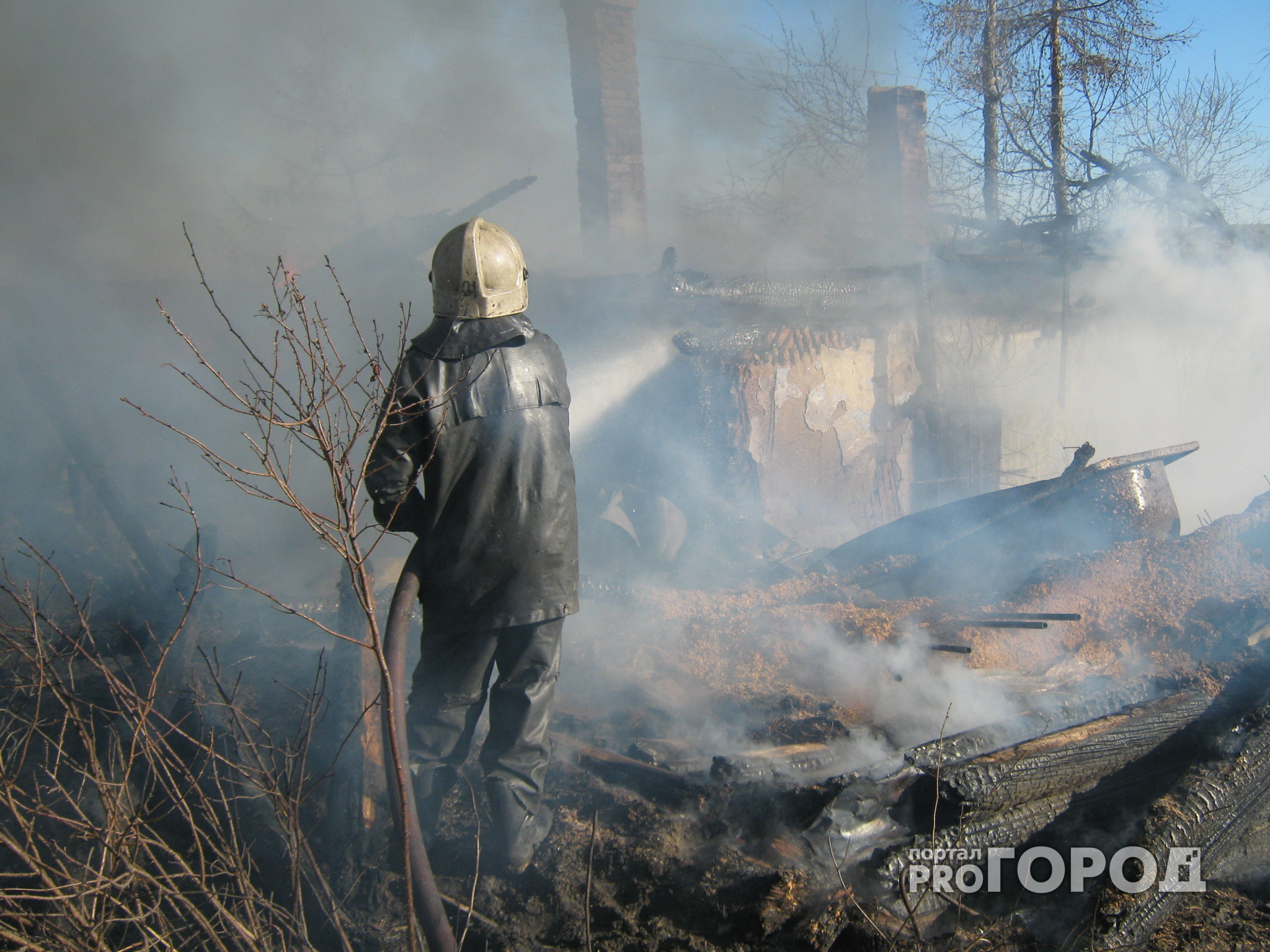 Под Пензой молодая семья осталась без жилья и вещей из-за пожара