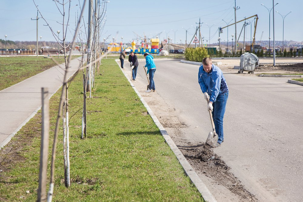 В Городе Спутнике ведутся активные работы по уборке дворов и улиц