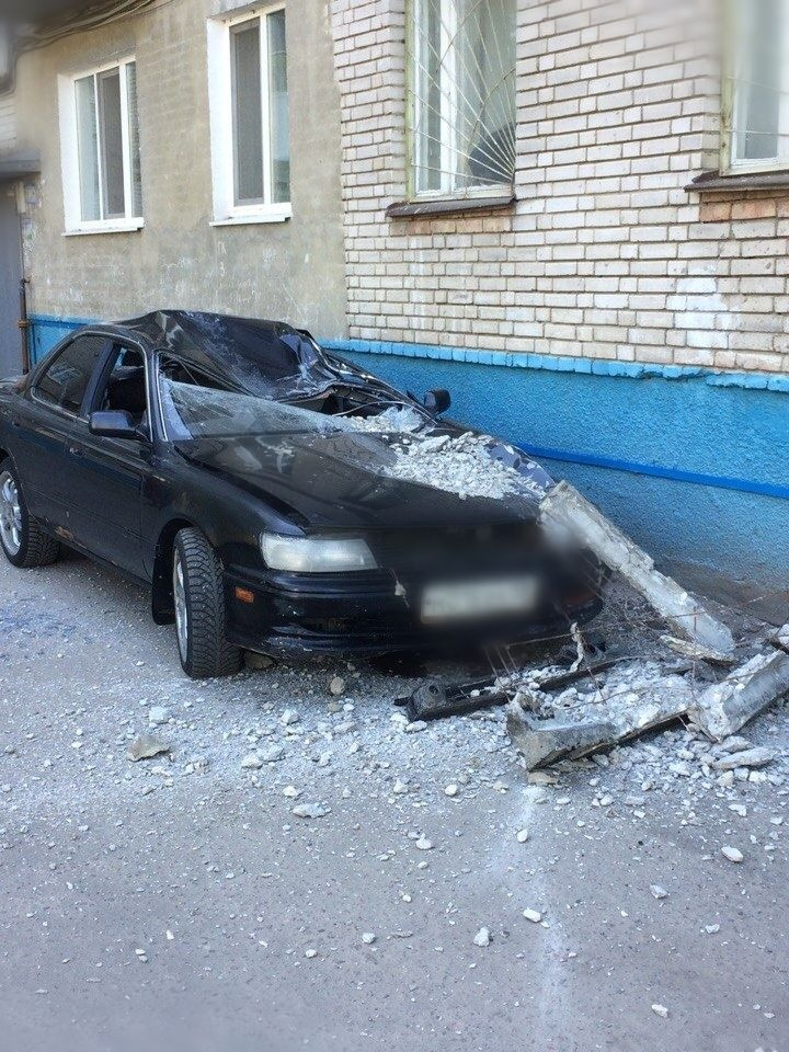Хозяин авто, на которое рухнул балкон на Одесской, хочет получить компенсацию
