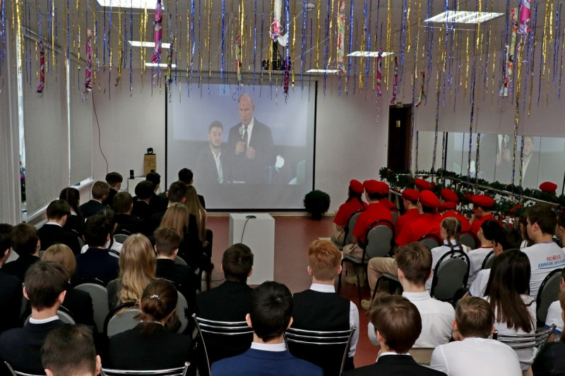 Пензенские школьники пообщались с Владимиром Путиным в онлайн-трансляции
