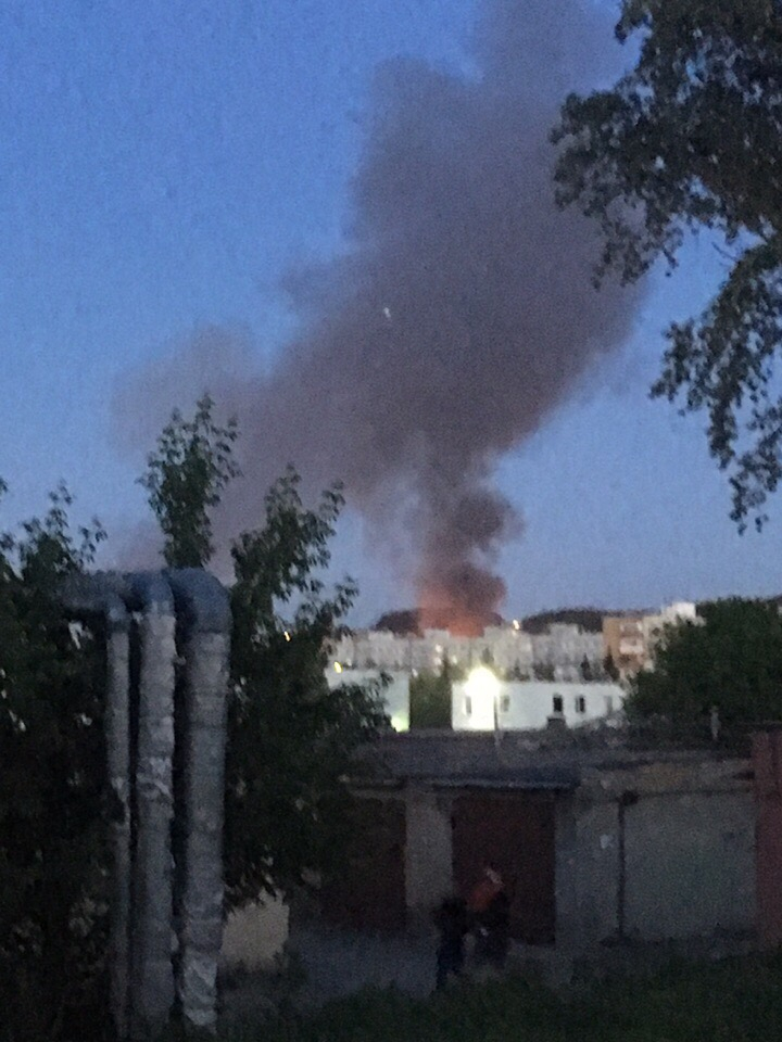 «Полыхает со всех сторон»: в Пензе в районе Бугровка произошёл страшный пожар