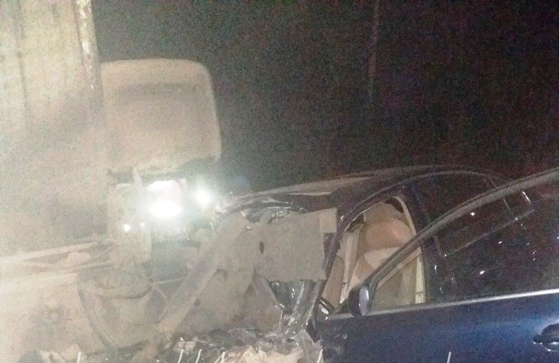 Жесткая авария: под Пензой легковушка на полном ходу въехала в грузовик