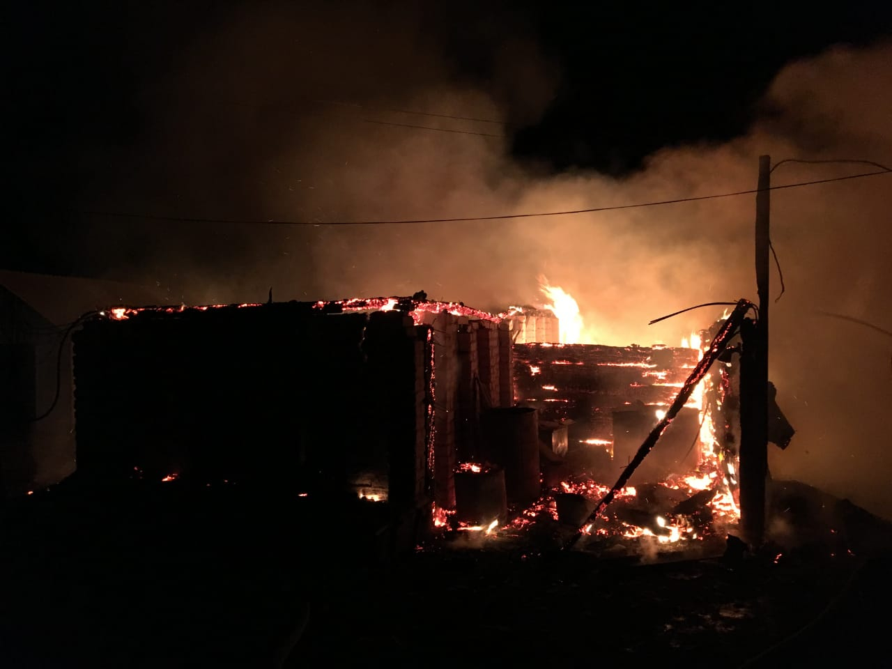 Пожарные не спят: в пензенском МЧС сообщили о серьезных возгораниях