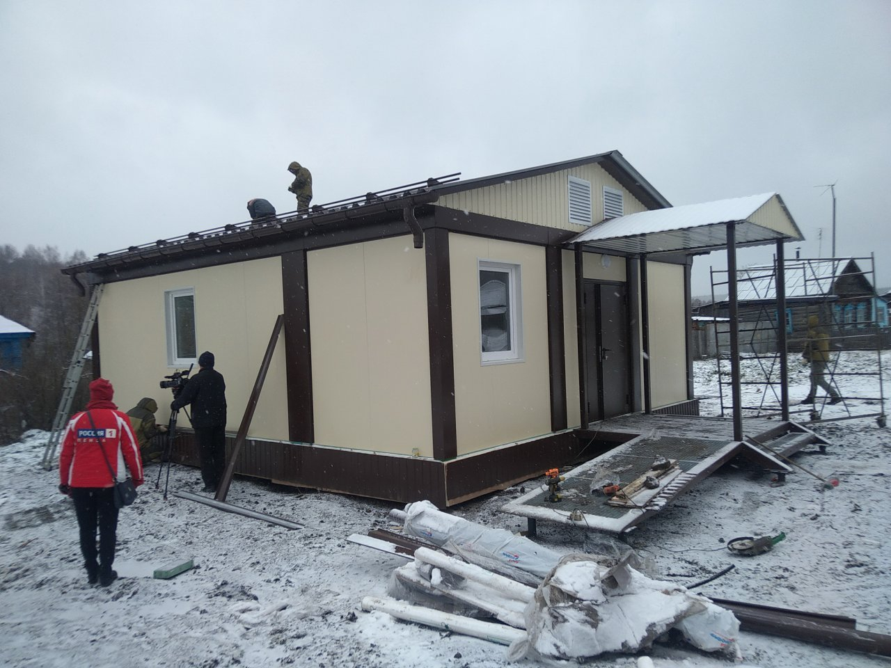 Построили один из 10 обещанных: жителей Пензенской области оставляют без медпомощи