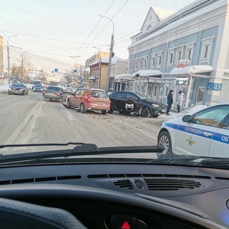 Пензенцы сообщают об аварии на улице Суворова