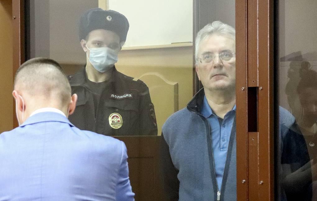 «Более мягкую меру»: защита обжаловала арест Ивана Белозерцева