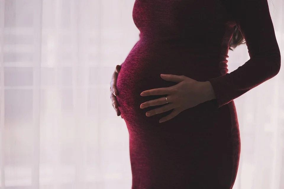 «Месяц лечили почки»: в Пензе врачи не могли определить у девушки беременность