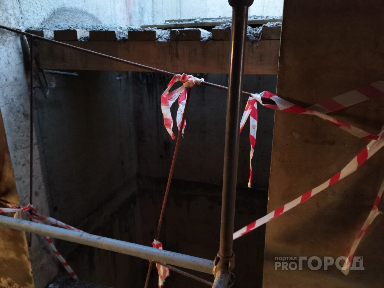 В Пензе бетонщик упал в шахту лифта и погиб