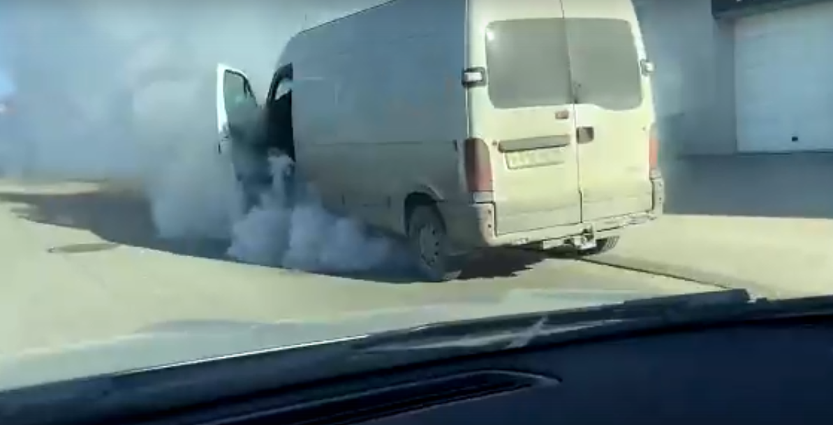В Пензе на улице Окружной загорелся автомобиль