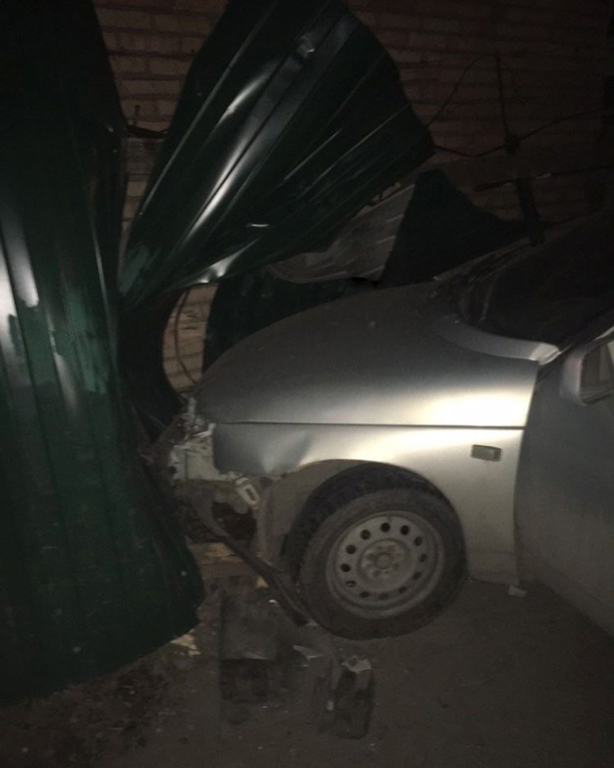 «Задел машины и врезался в забор»: в Пензе рассказали об аварии на улице Минской