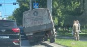 В пензенской Терновке грузовик врезался в столб