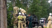 К месту аварии в Заречном, где военный грузовик снес фонарный столб, приехали МЧС и скорая