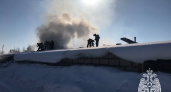 В Бессоновке на Максюшина 25 пожарных тушили крышу здания, площадью 150 кв.м.