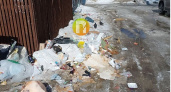 Жители Пензы жалуются на кучу мусора за детской поликлиникой №8