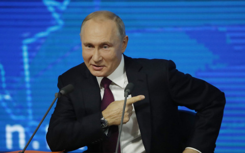 Путин подписал указ о выплате 10 тысяч рублей семьям с детьми
